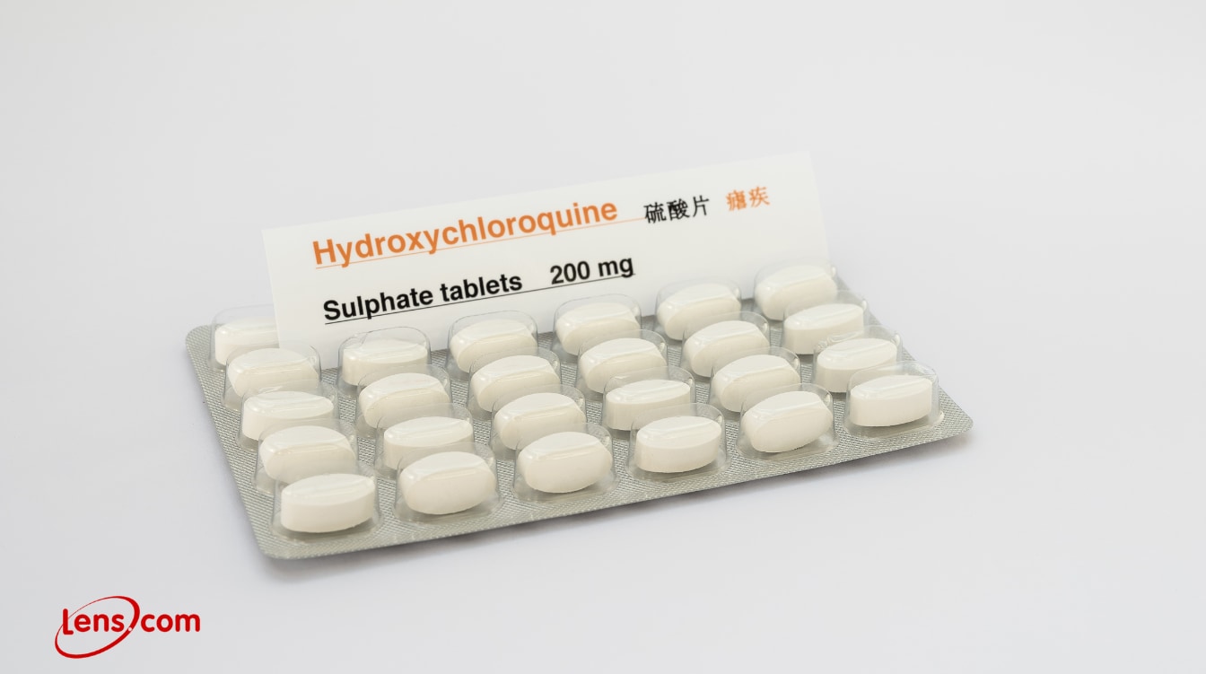 Hydroxychloroquine sulphate tablets labeled 200 mg in a blister pack.