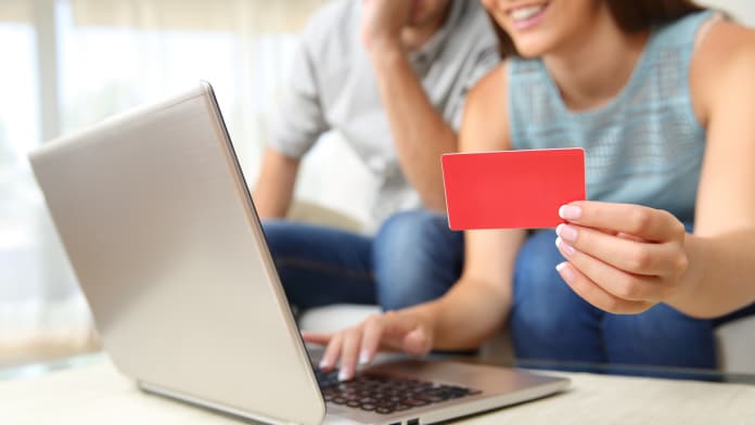 couple-buying-online-with-bank-card